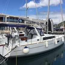 Beneteau Oceanis 38