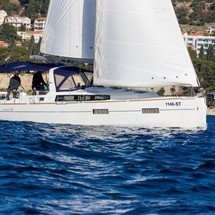 Beneteau Oceanis 38