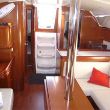 Beneteau Oceanis 37