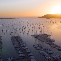 Fountaine Pajot Lucia 40