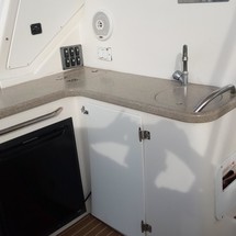 Sea ray 390 express cruiser