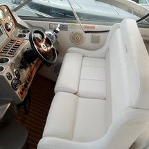 Sea ray 390 express cruiser