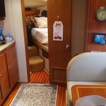 Sea ray 390 express cruiser