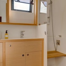 Lagoon 560