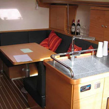 Hanse 370