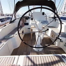 Beneteau Oceanis 37