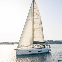 Beneteau Oceanis 51.1