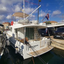 Beneteau Swift Trawler 42
