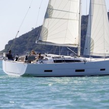 Dufour 390
