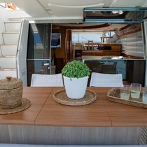 Ferretti 68