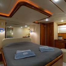 Ferretti 68