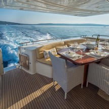Ferretti 760