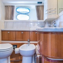 Ferretti 760