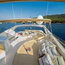 Ferretti 760