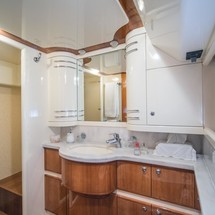Ferretti 760