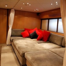 Pershing 90