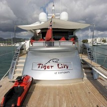 Pershing 90
