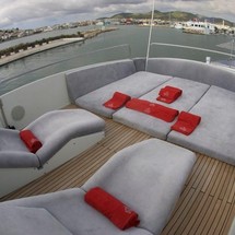 Pershing 90