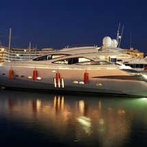 Pershing 90