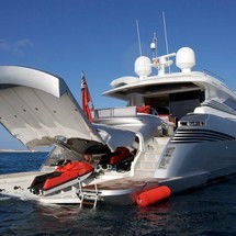 Pershing 90