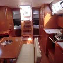 Beneteau Oceanis 43