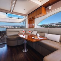 Riviera 5000 Sport Yacht