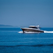 Riviera 5000 Sport Yacht