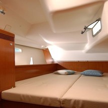 Beneteau Oceanis 43