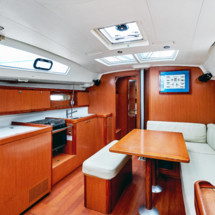 Beneteau Oceanis 43