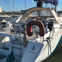 Beneteau Oceanis 43