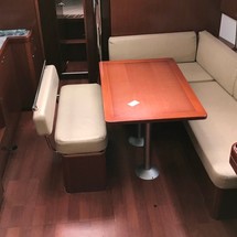 Beneteau Oceanis 43