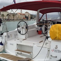 Beneteau Oceanis 38