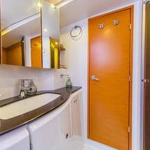 Lagoon 620