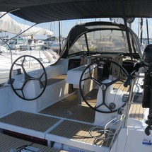 Dufour 350