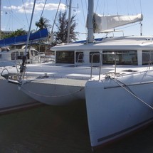 Lagoon 421