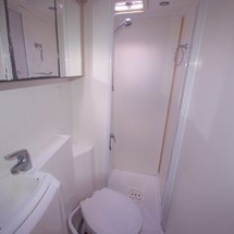 Lagoon 421