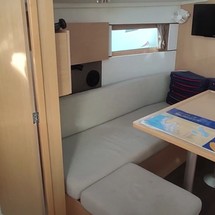 Beneteau Oceanis 38