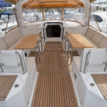 Beneteau Oceanis Yacht 62