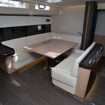 Beneteau Oceanis Yacht 62