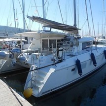 Lagoon 421