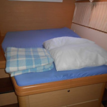 Lagoon 421