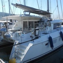 Lagoon 421