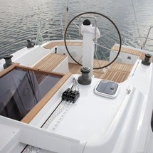 Hanse 325
