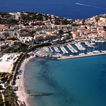 Fountaine Pajot Lucia 40