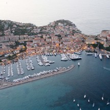 Fountaine Pajot Lucia 40