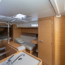 Dufour 350