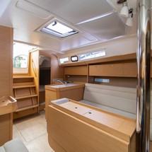 Dufour 350