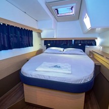 Fountaine Pajot Lucia 40