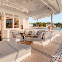 Lagoon 52