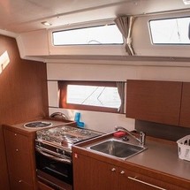 Beneteau Oceanis 38